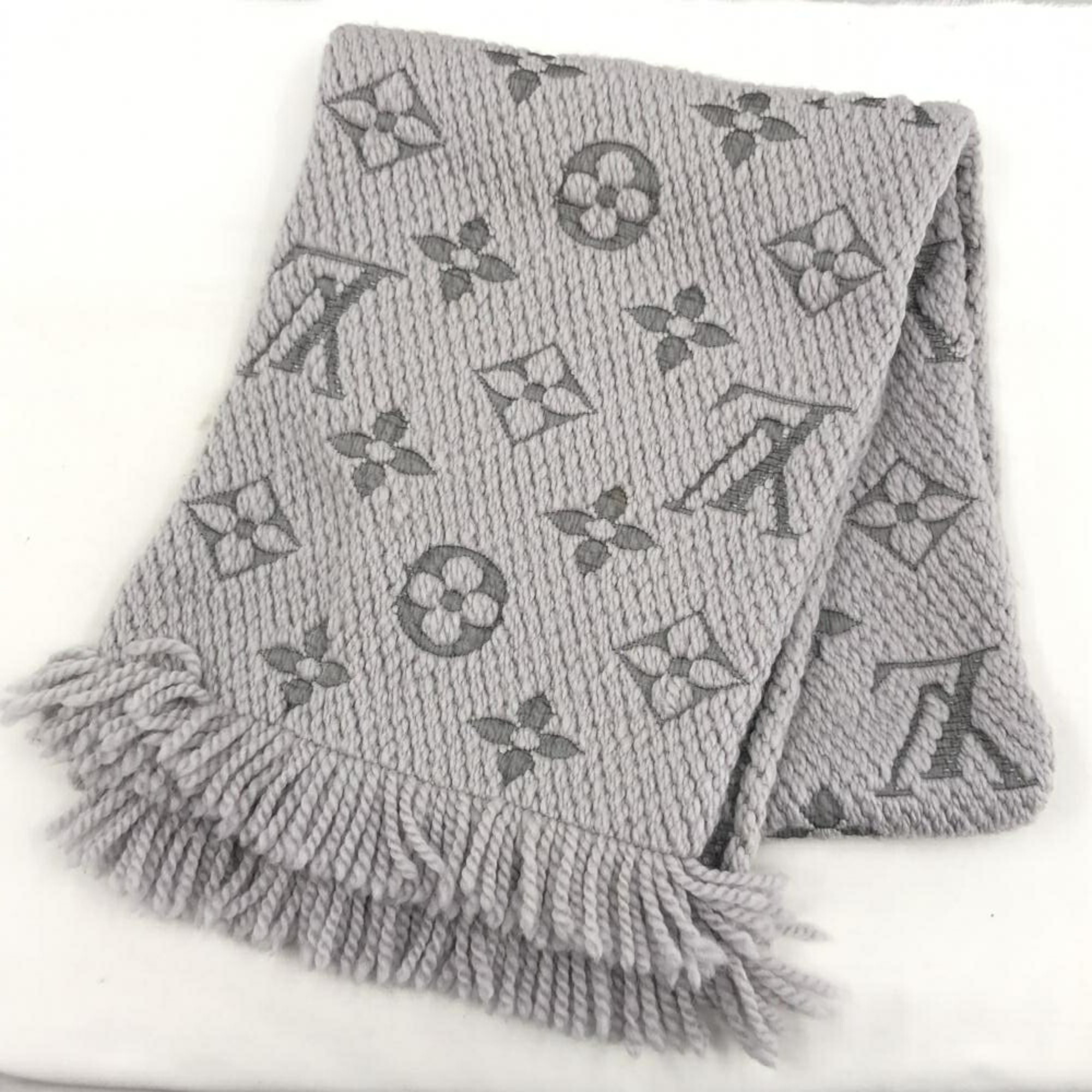 Louis Vuitton Muffler Gray M74742
